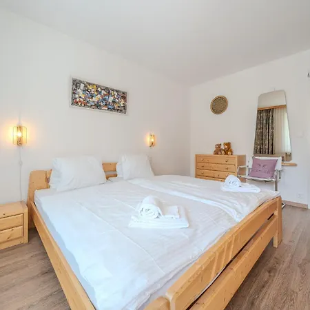 Апартаменти Viktoria A22 By Vacations, Familienwohnung Im Zentrum Mit Bergblick